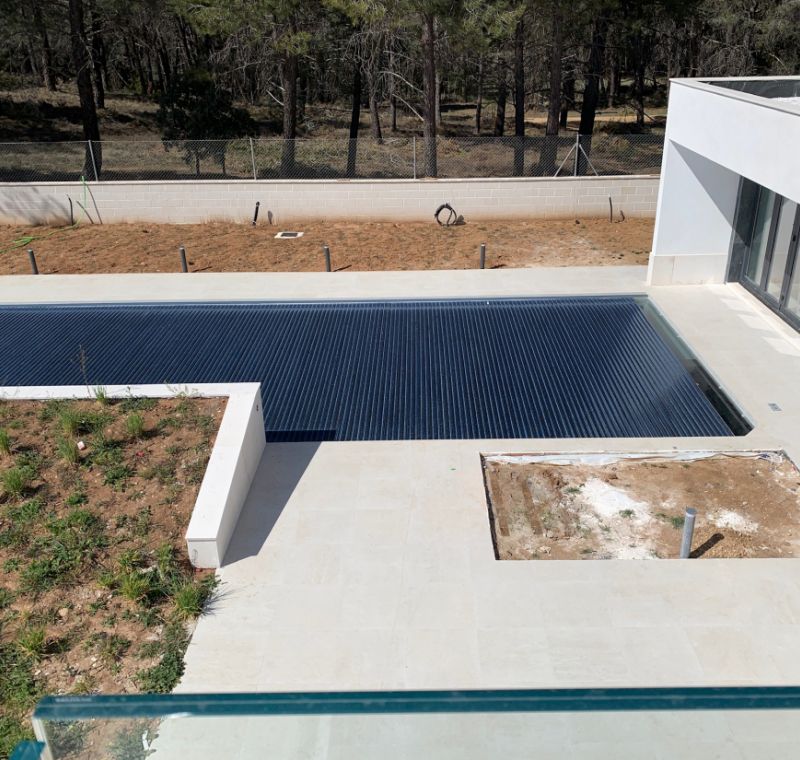 Control accesos, alarma intrusion, iluminacion inteligente, control persianas , puertas y ventanas, Musica interior y exterior, alarmas tecnicas agua, incendio ect