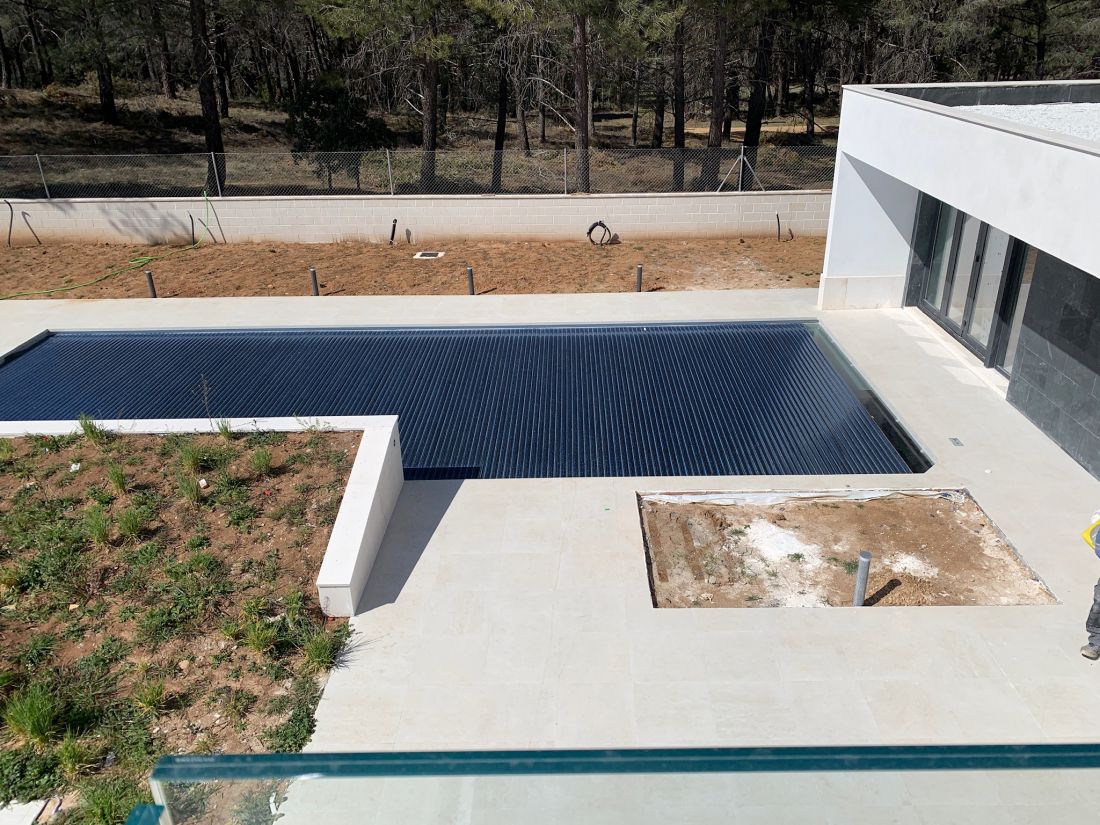 Control accesos, alarma intrusion, iluminacion inteligente, control persianas , puertas y ventanas, Musica interior y exterior, alarmas tecnicas agua, incendio ect